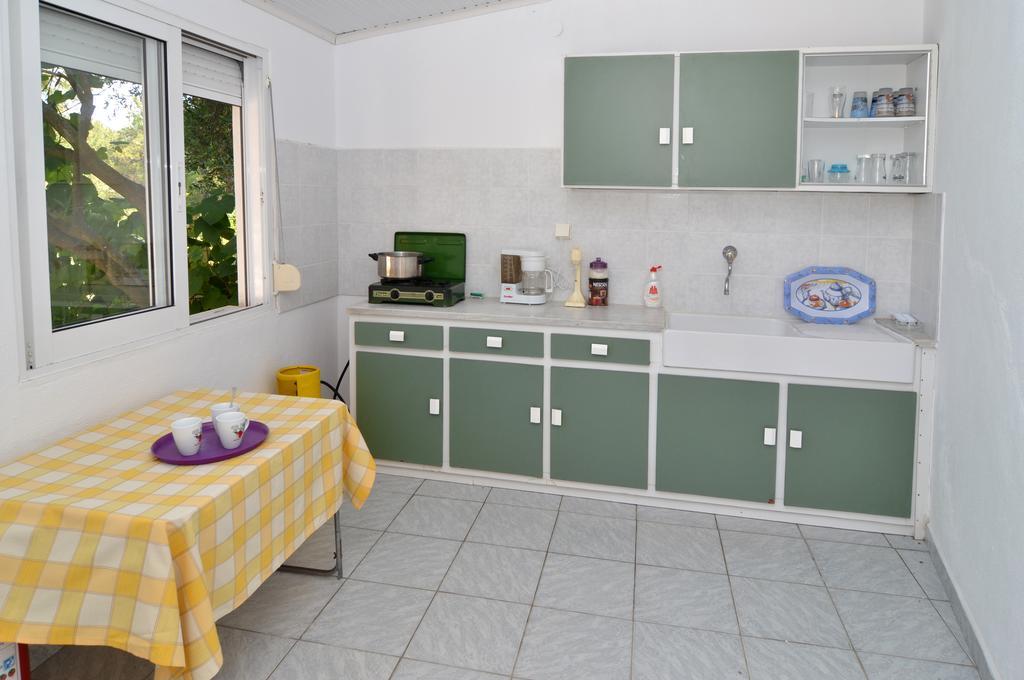 Pension Giannis Αdults Only Koinira Bagian luar foto