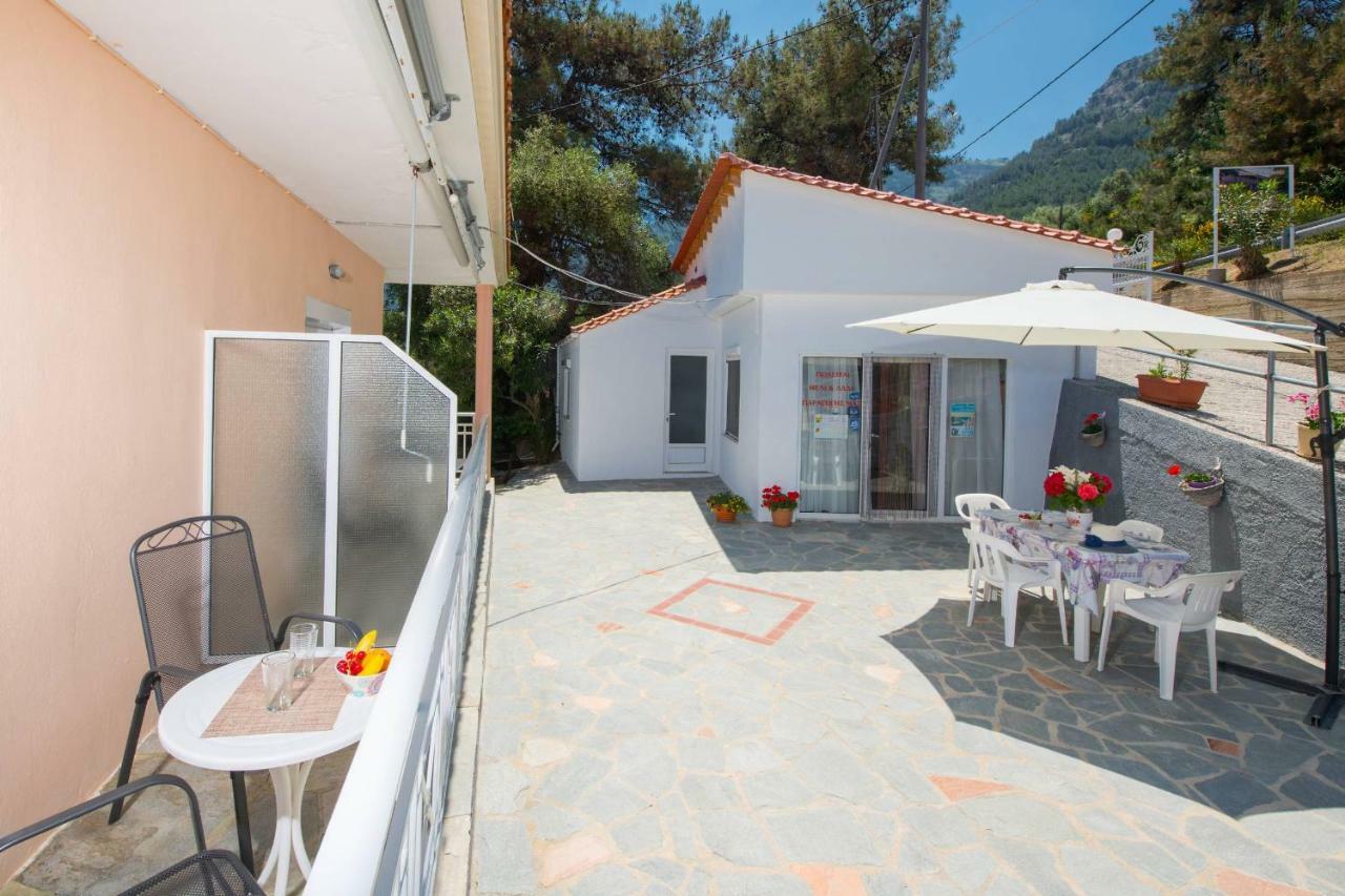 Pension Giannis Αdults Only Koinira Bagian luar foto