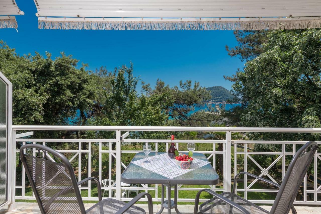 Pension Giannis Αdults Only Koinira Bagian luar foto