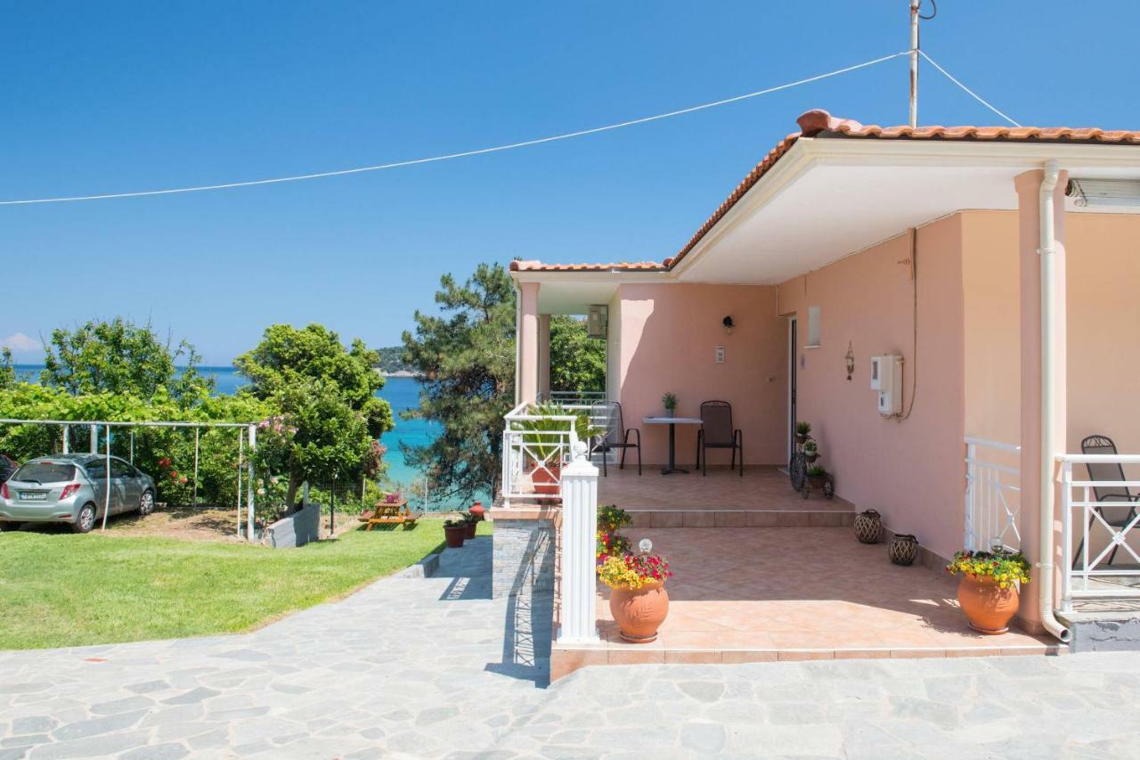 Pension Giannis Αdults Only Koinira Bagian luar foto